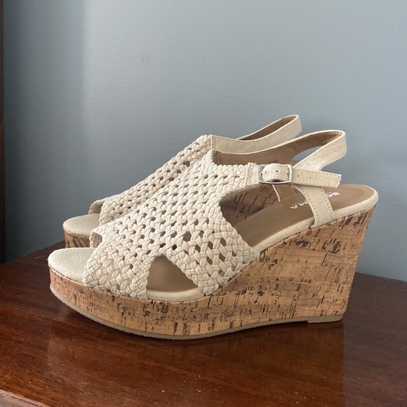 Sonoma natural wedge sandals size 10 - Picture 2 of 5